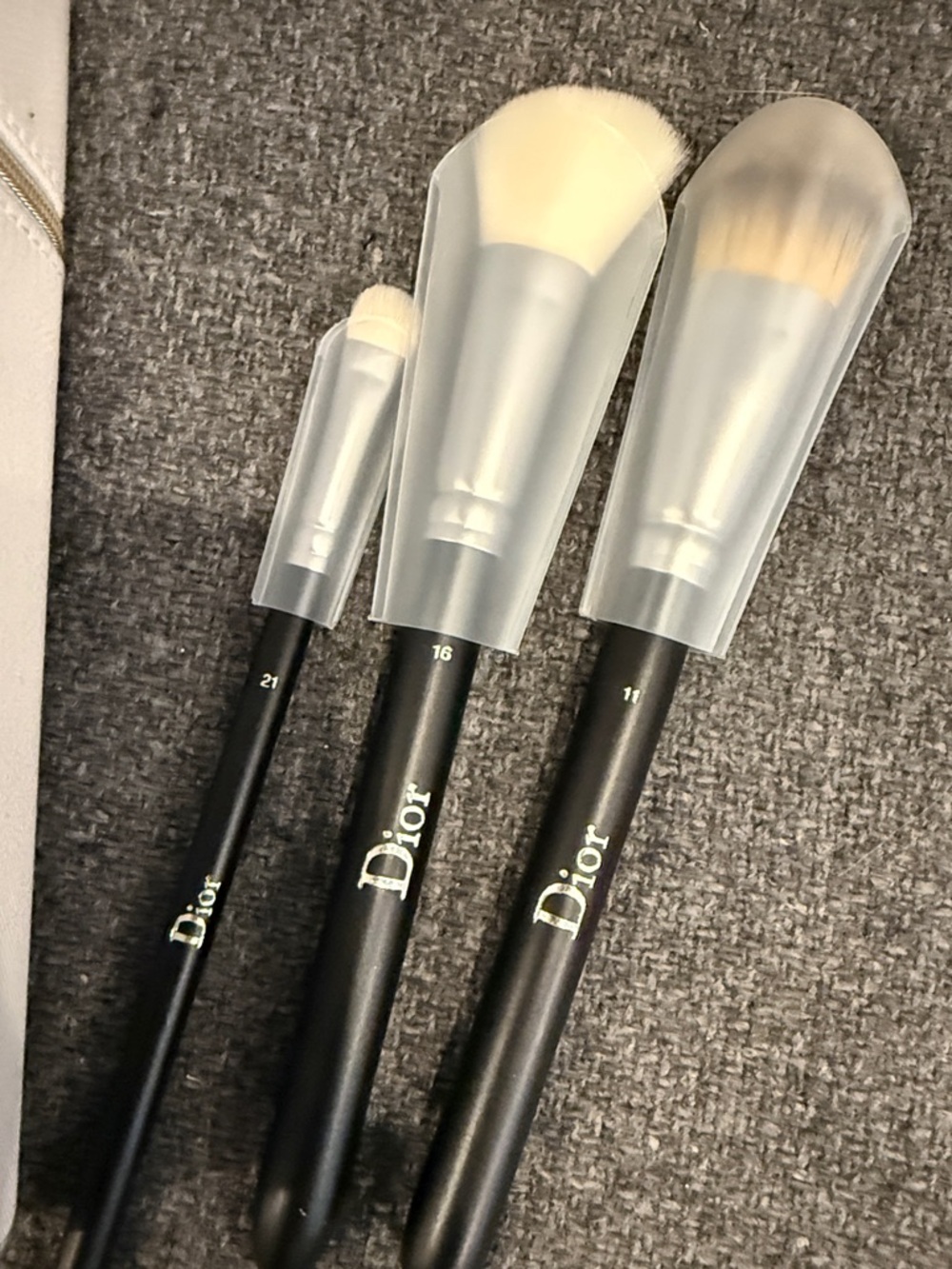 Dior Cream Case with Black-Handled Brush Trio and Gold Logo - Picture 2 of 5